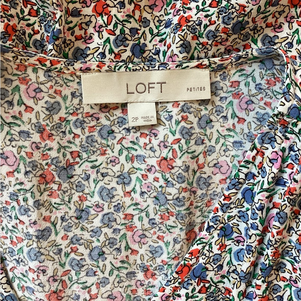 LOFT Flutter Sleeve Floral Dress Size 2P - Picture 9 of 10